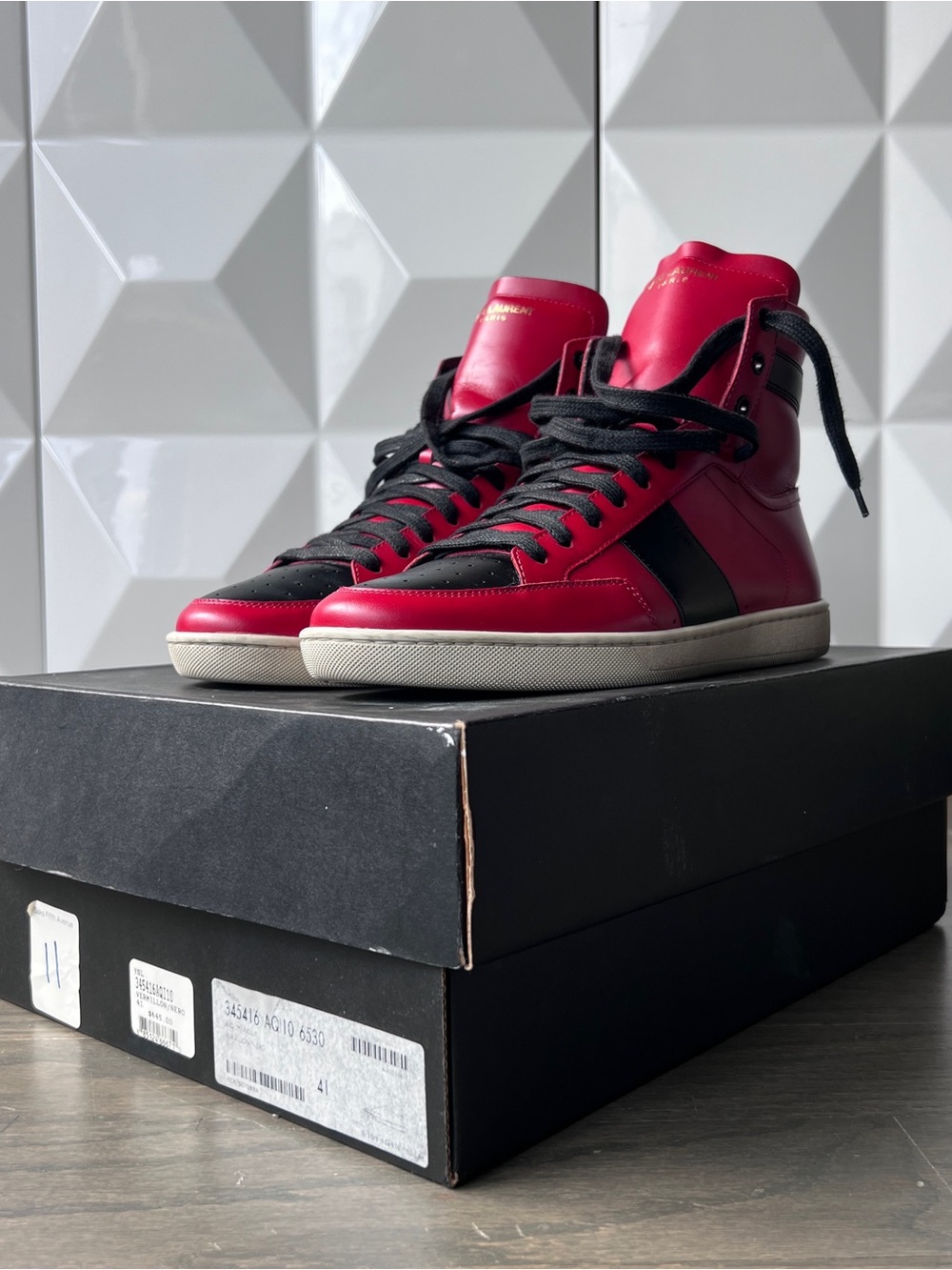 Saint Laurent SL/10H Red and Black High-Top Leather Sneakers - Picture 2 of 12